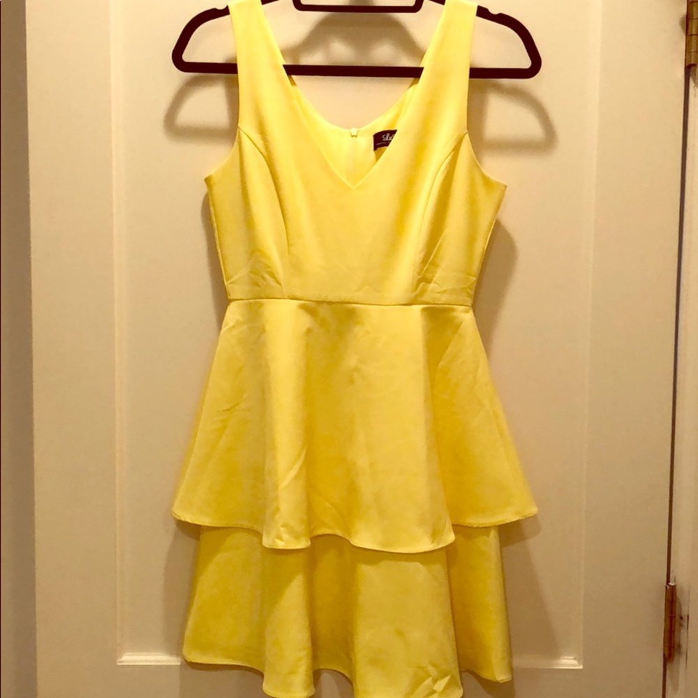 LuLu’s yellow dress